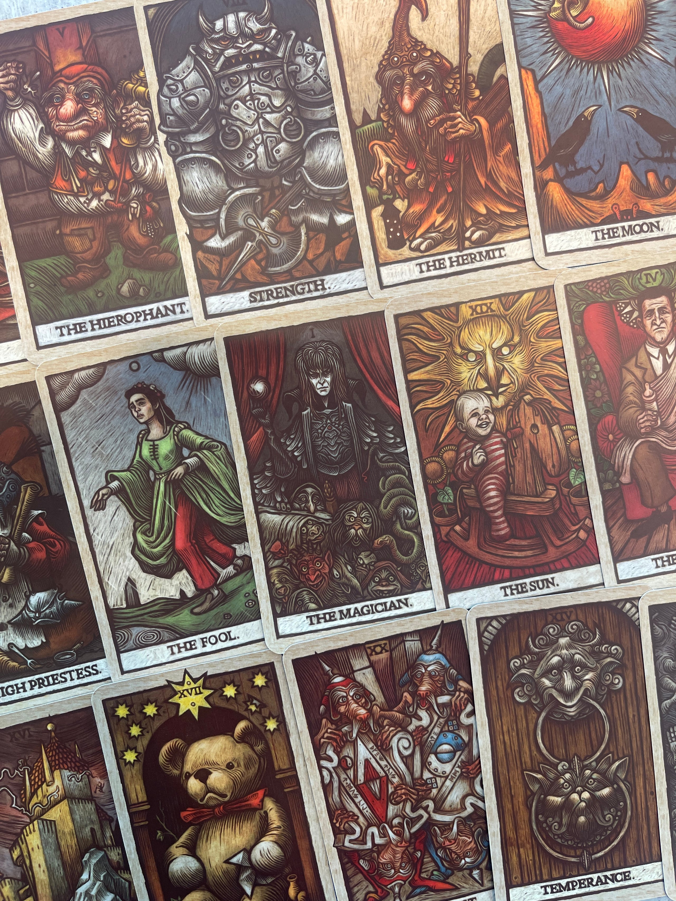 The Dungeons & Dragons Tarot Deck: A 78-Card Deck and Guidebook